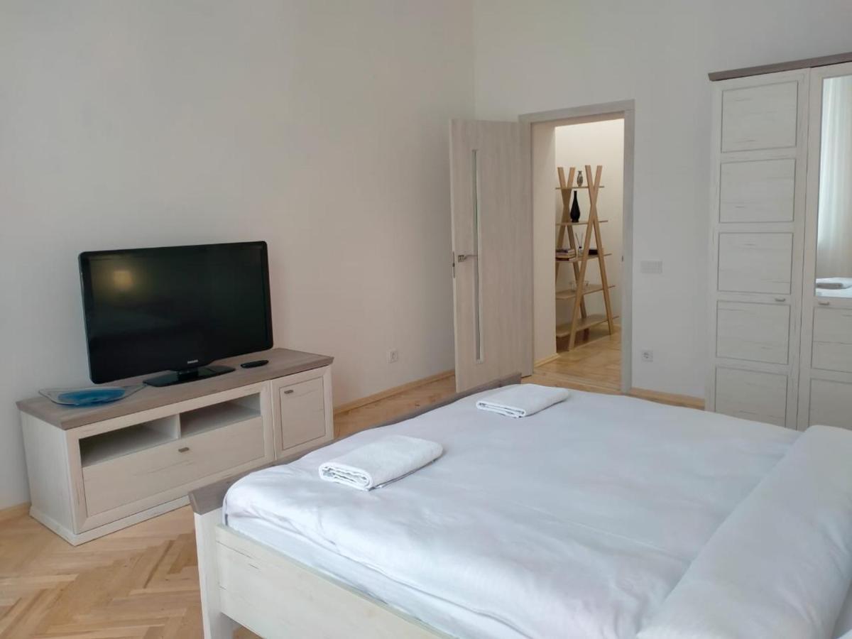 Avangard Kryva Lypa 3 Apart Lvov Exteriér fotografie